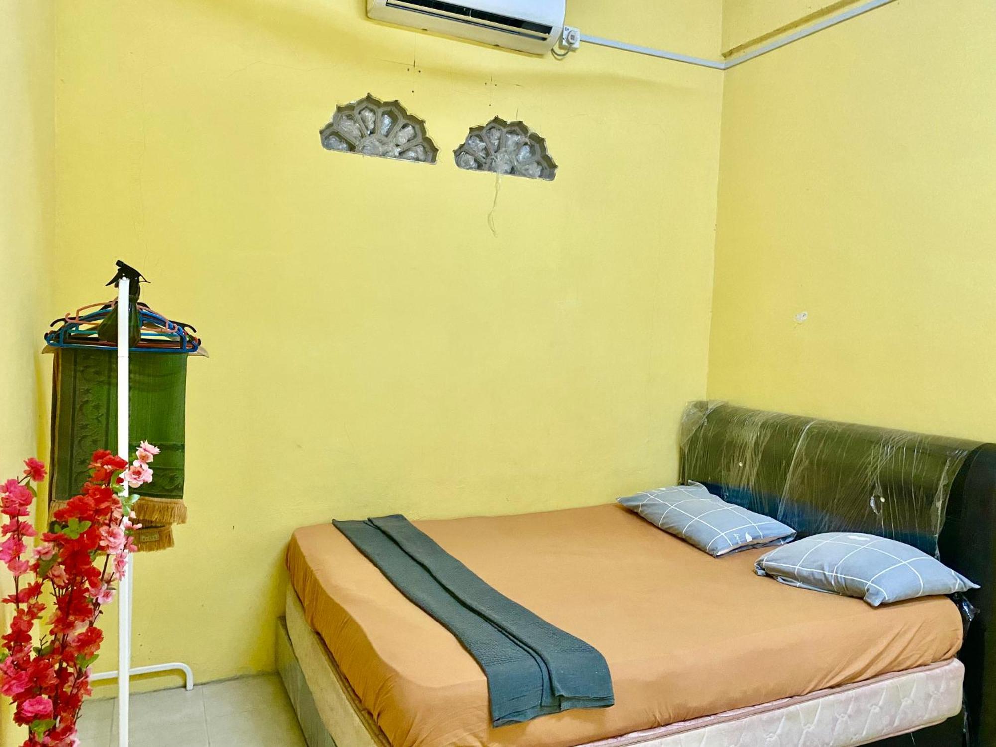 Umi Homestay Batu Buruk Kuala Terengganu Exterior foto